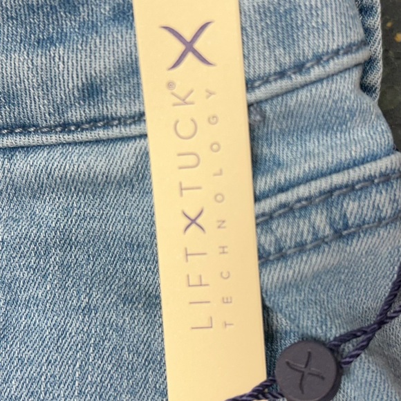 NYDJ Margot Girlfriend- Kingston jeans 👖 10 petite - Picture 4 of 6